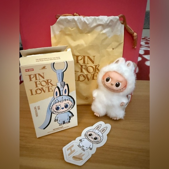 THE MONSTERS Pin for Love Series-Vinyl Plush Pendant “H” - Picture 2 of 5